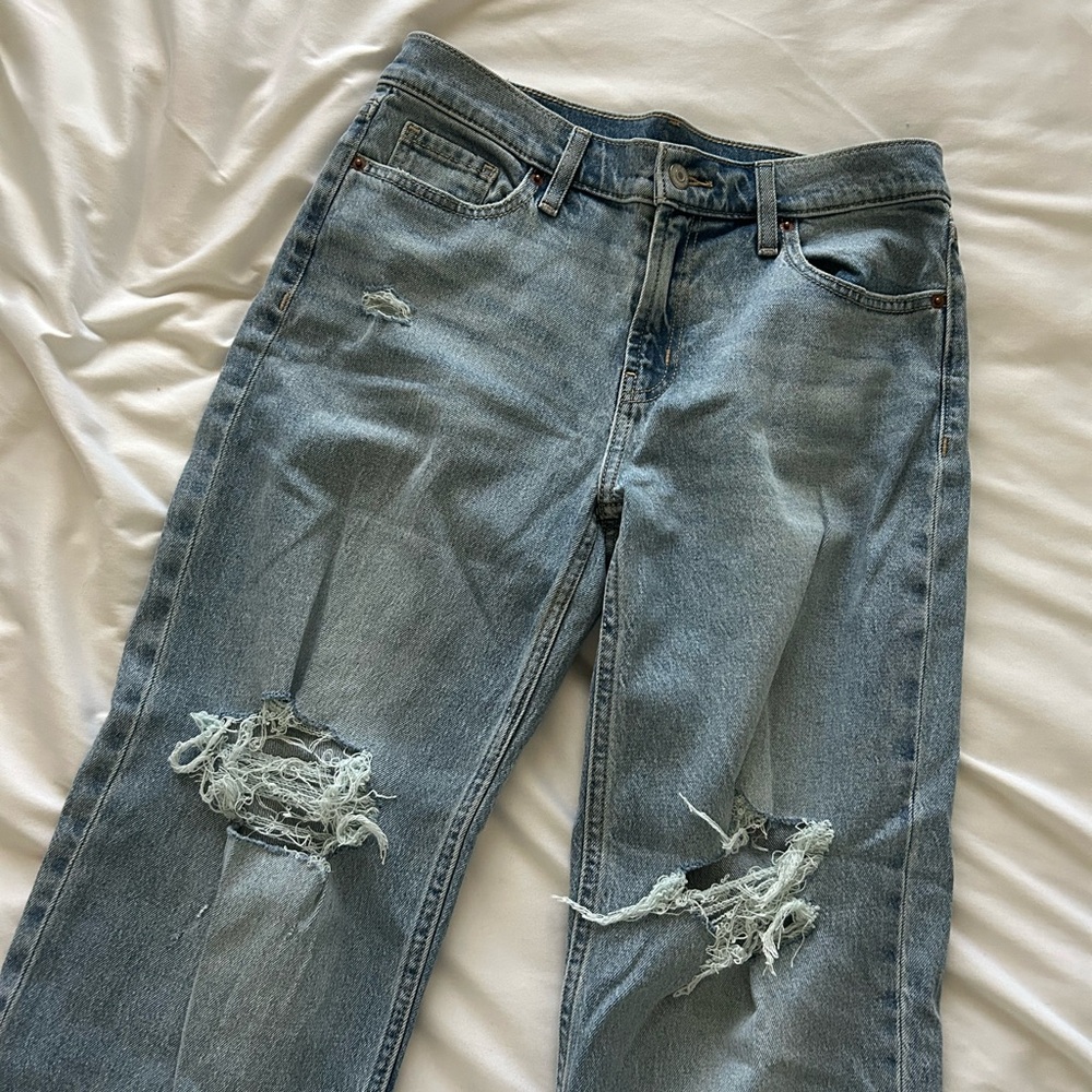 Old Navy Mid Rise Boyfriend Loose Jeans - Picture 2 of 5